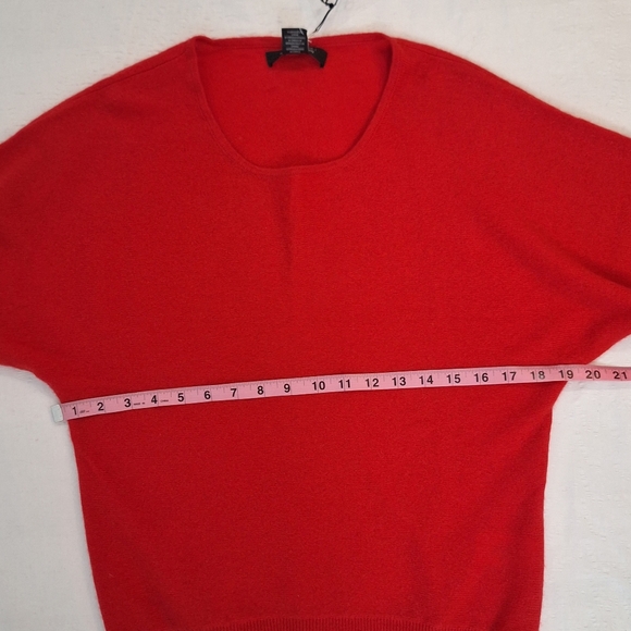 NWT TAHARI CASHMERE  Bright Red Scoop Neck Sweater - Picture 4 of 7